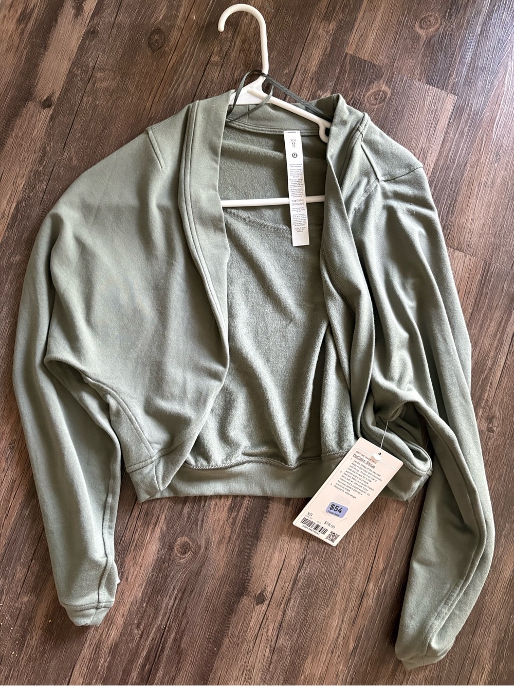 Lululemon be calm shrug nwt - Sage